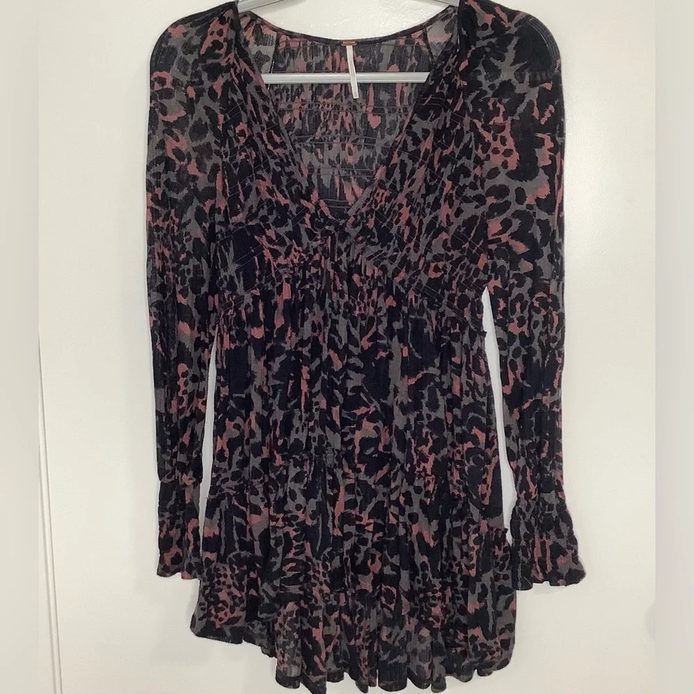 FREE PEOPLE Animal Print V Neck Tunic Size XS - Picture 1 of 6